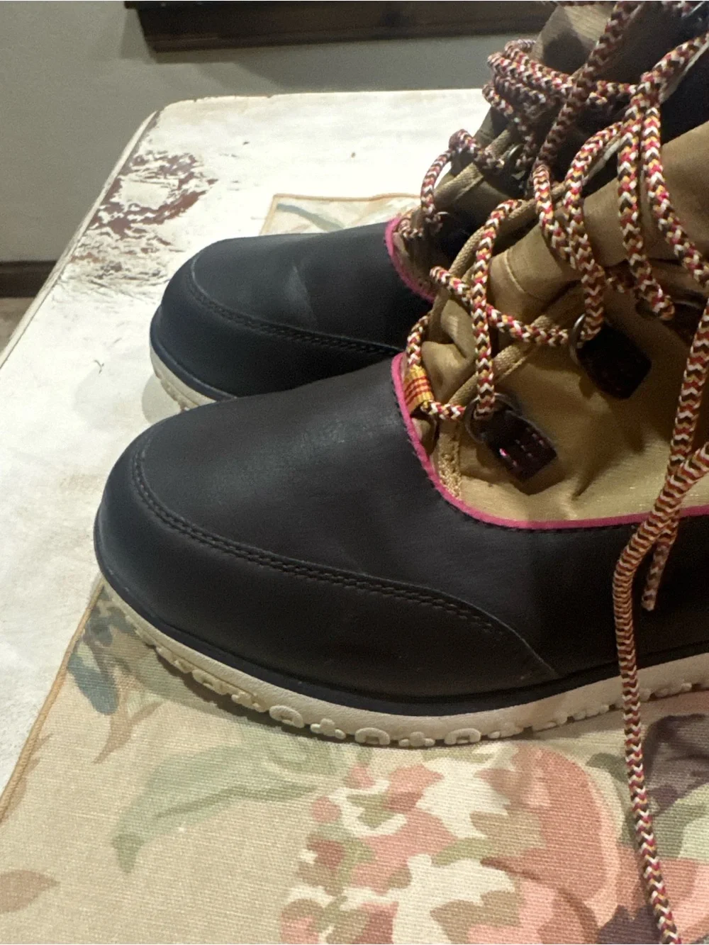 L.L. Bean Women's Boots Size 10 Brown and Tan Winter Lace-Up Boots Pink Trim